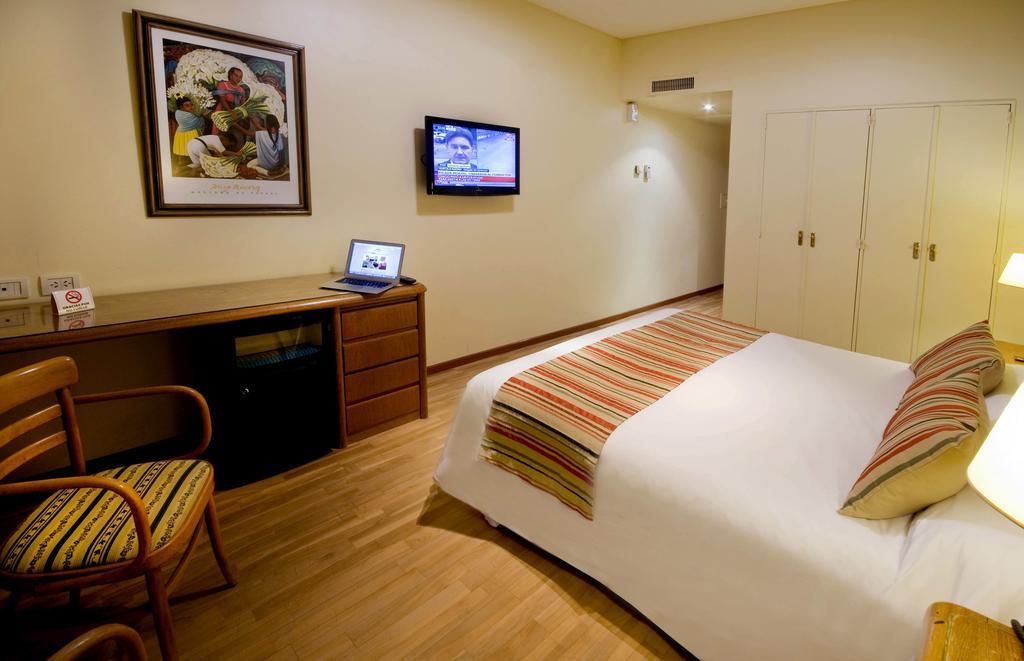 Hotel Argos Bahía Blanca Rom bilde